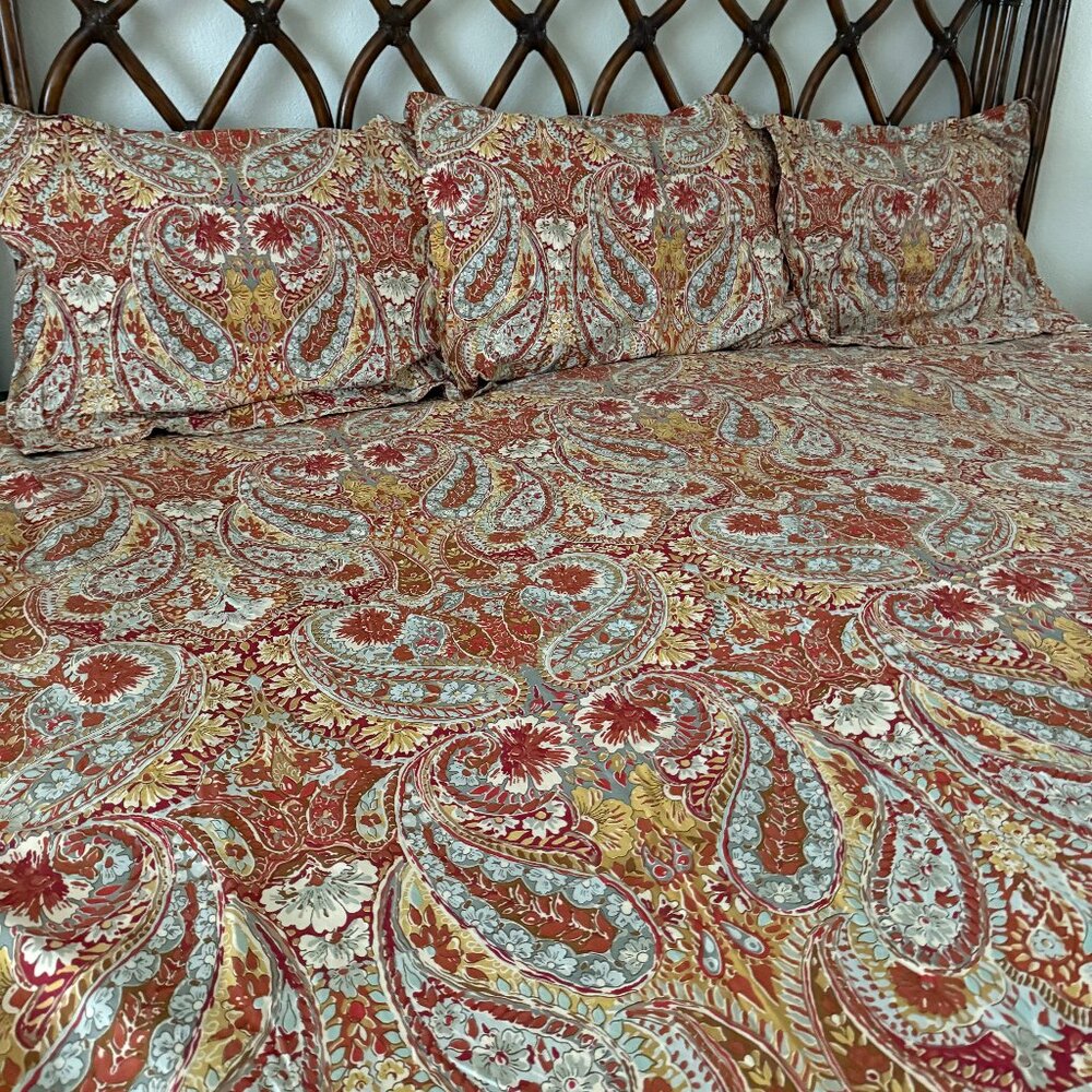 Pottery Barn Bella Paisley King Duvet Cover and Standard Pillow Shams (3) - Picture 2 of 4